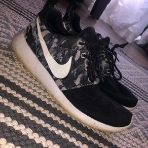 Customized Nike Rosche Run Size 7.5